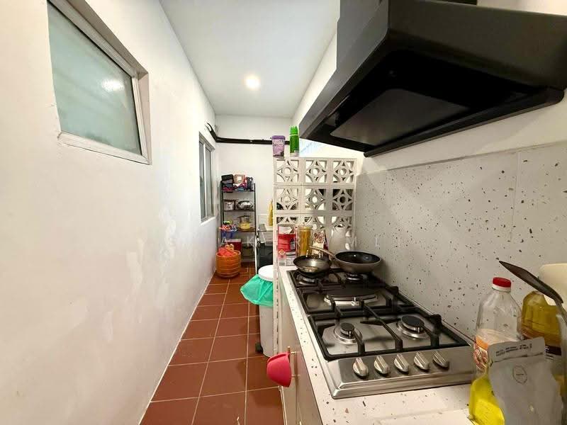 2-storey Terraced House for Sale in Denai Alam (Shah Alam) - Ishak Ramli - Kitchen - PropertyGuru.com.my