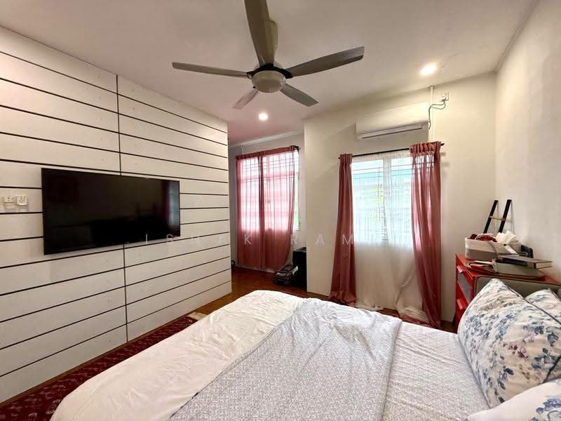2-storey Terraced House for Sale in Denai Alam (Shah Alam) - Ishak Ramli - Bedroom - PropertyGuru.com.my