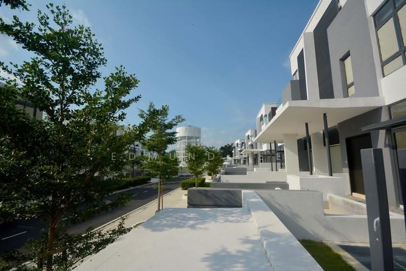 Semi-Detached House for Sale in Lake Fields (Sungai Besi) - Edmund Lee - PropertyGuru.com.my