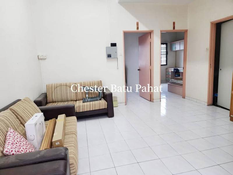 Rumah Teres 2-Tingkat untuk Dijual di Taman Bukit Paedana (Batu Pahat) - WK Dee - Living Room - PropertyGuru.com.my