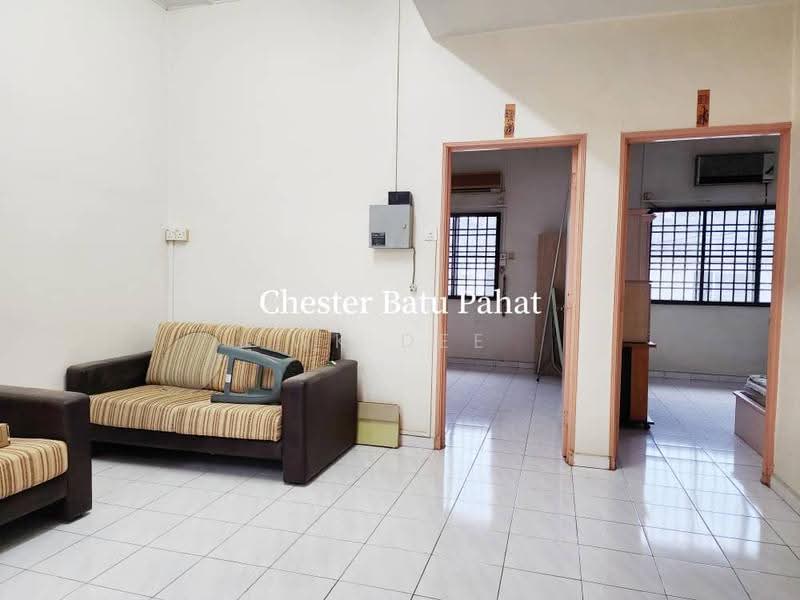 Rumah Teres 2-Tingkat untuk Dijual di Taman Bukit Paedana (Batu Pahat) - WK Dee - Living Room - PropertyGuru.com.my