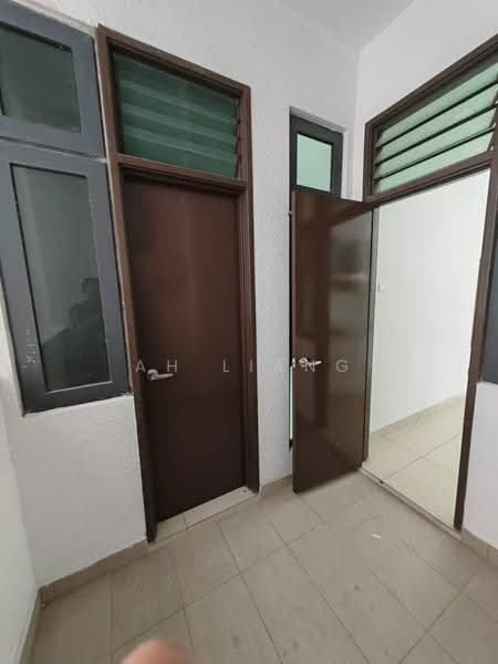 Service Residence for Sale at 8Scape Residence @ Sutera - Ah Liang - Interior - PropertyGuru.com.my