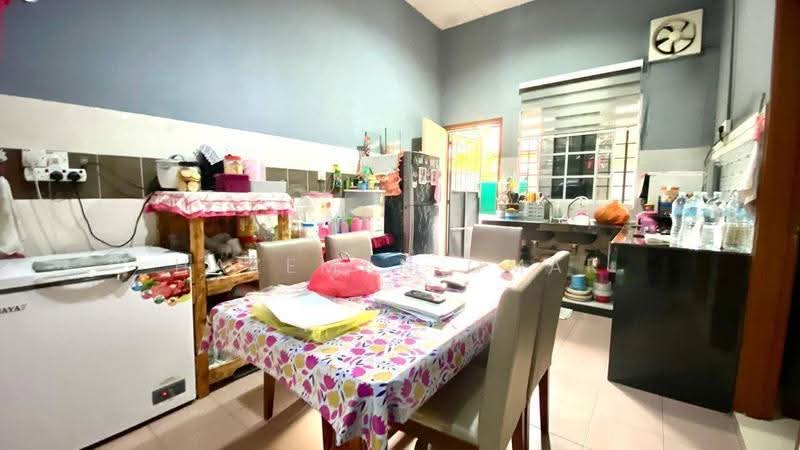 1-storey Terraced House for Sale in Kampung Rantau Panjang (Kapar) - Hazeman Omar - Kitchen - PropertyGuru.com.my