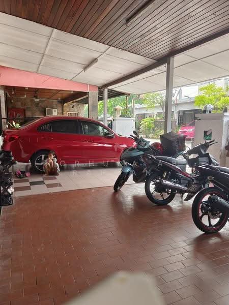 Tanah Kediaman untuk Dijual di Kampung Pandan Dalam (Ampang) - Norhuda Ab Rahman - Car Park - PropertyGuru.com.my