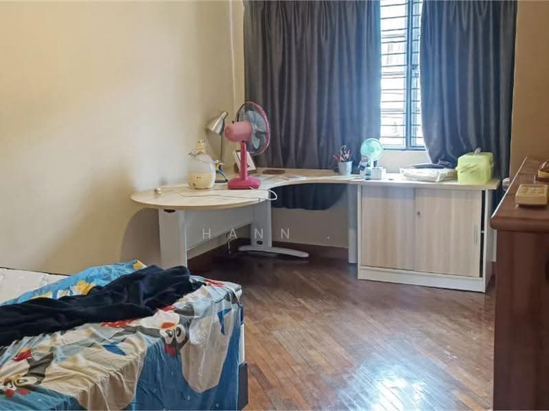 Terraced House for Rent in Bandar Puteri Puchong (Puchong) - Hann . - Bedroom - PropertyGuru.com.my