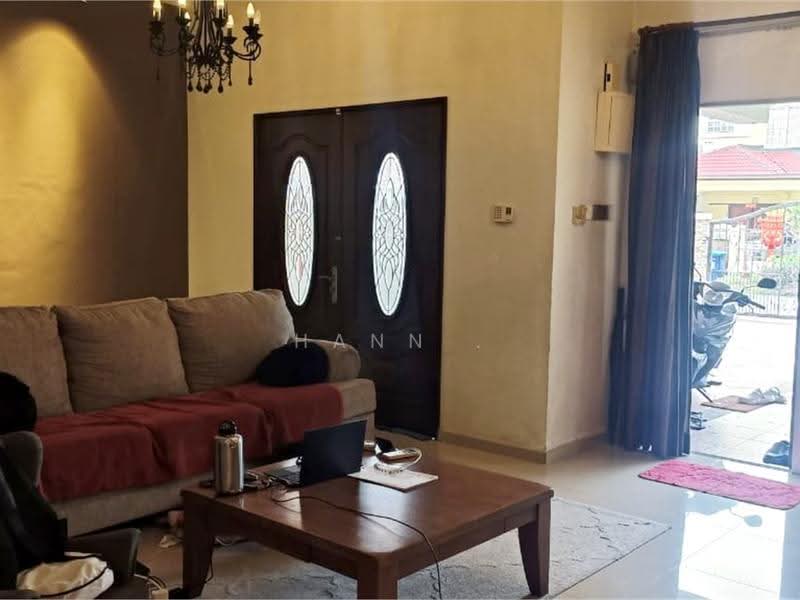 Terraced House for Rent in Bandar Puteri Puchong (Puchong) - Hann . - Living Room - PropertyGuru.com.my