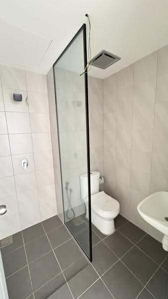 Kondominium untuk Dijual di Jelutong Central Residence - Suzan Beh - Bathroom - PropertyGuru.com.my