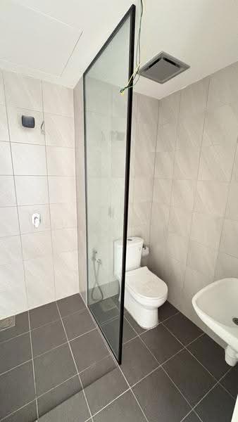 Kondominium untuk Dijual di Jelutong Central Residence - Suzan Beh - Bathroom - PropertyGuru.com.my