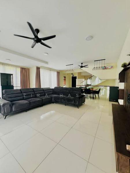 Rumah Teres 3-Tingkat untuk Disewa di Cyberjaya (Selangor) - Zira Hassan - Living Room - PropertyGuru.com.my