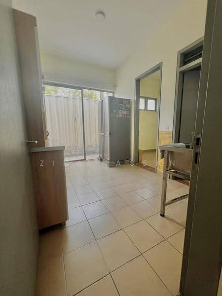 Rumah Teres 3-Tingkat untuk Disewa di Cyberjaya (Selangor) - Zira Hassan - Kitchen - PropertyGuru.com.my
