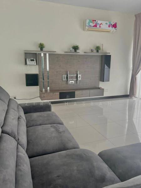 Rumah Teres 3-Tingkat untuk Disewa di Cyberjaya (Selangor) - Zira Hassan - Living Room - PropertyGuru.com.my