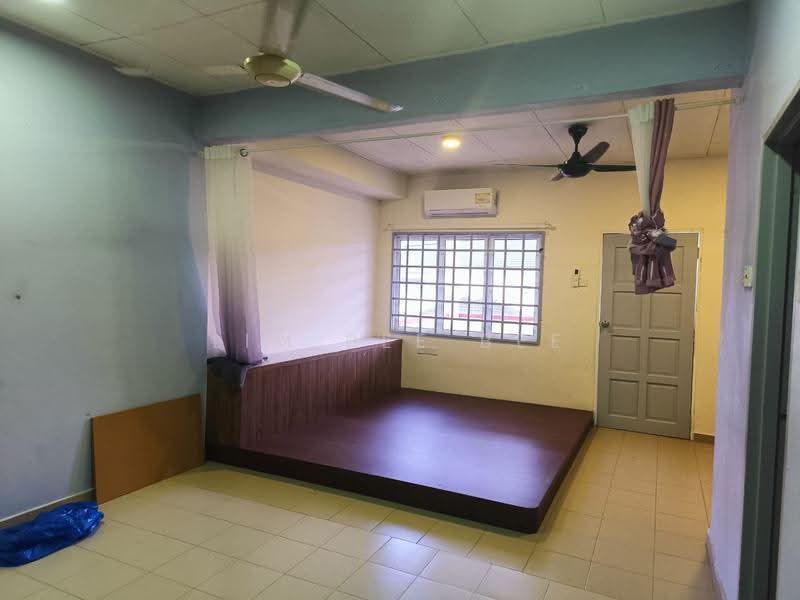 Terraced House for Sale in Garden Avenue (Seremban 2) - Lim Bee Bee - Bedroom - PropertyGuru.com.my