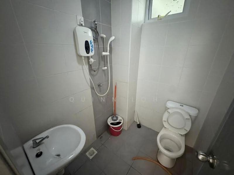 Condominium for Rent at Spectrum Residence (Alam Permai) - Quinn Loh - Bathroom - PropertyGuru.com.my