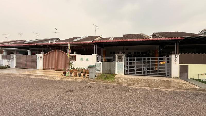 1-storey Terraced House for Sale in Taman Daya (Johor Bahru) - Fu Heng Chong - Exterior - PropertyGuru.com.my