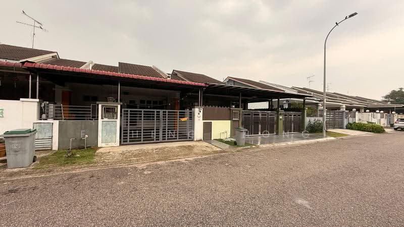 1-storey Terraced House for Sale in Taman Daya (Johor Bahru) - Fu Heng Chong - Exterior - PropertyGuru.com.my