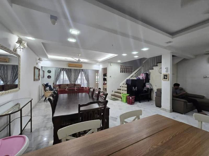 Rumah Teres 2-Tingkat untuk Dijual di Seksyen 8 (Shah Alam) - Hazeman Omar - Living Room - PropertyGuru.com.my