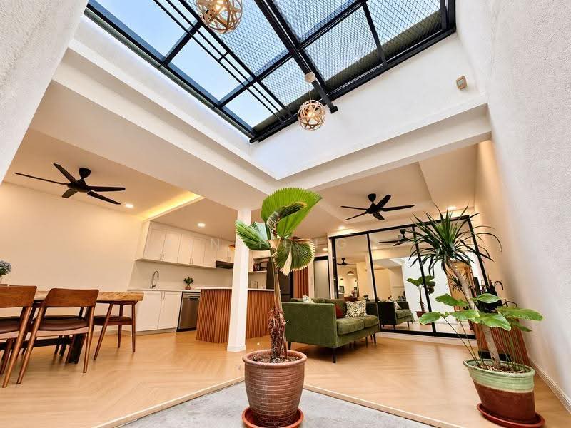 1-storey Terraced House for Sale in Taman Tun Dr Ismail (Kuala Lumpur) - Yin Peng . - Living Room - PropertyGuru.com.my