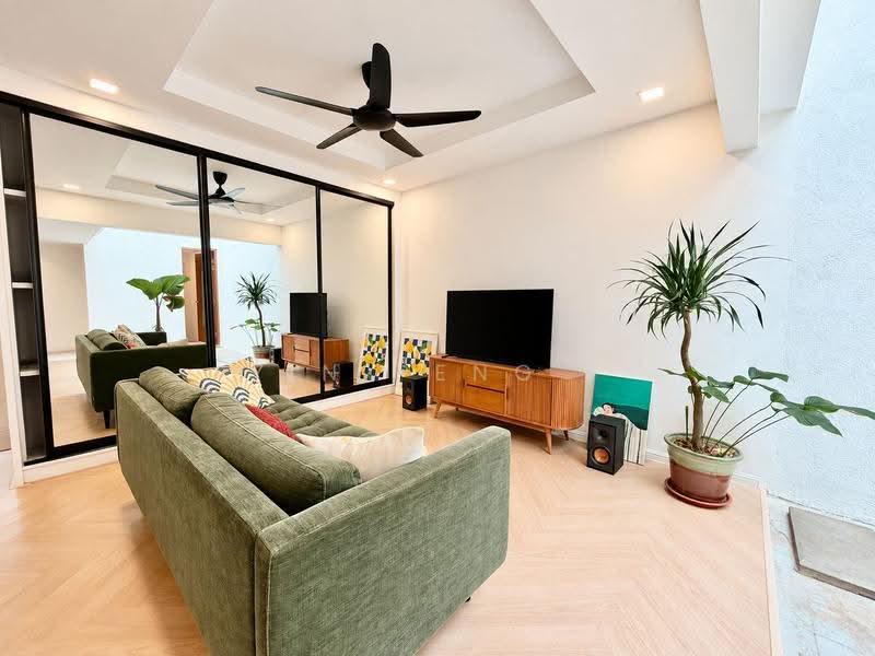 1-storey Terraced House for Sale in Taman Tun Dr Ismail (Kuala Lumpur) - Yin Peng . - Living Room - PropertyGuru.com.my