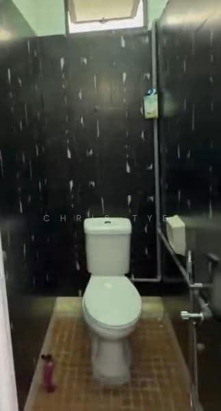 Pejabat untuk Disewa di Taman Sri Gombak (Gombak) - Chris Tye - Bathroom - PropertyGuru.com.my