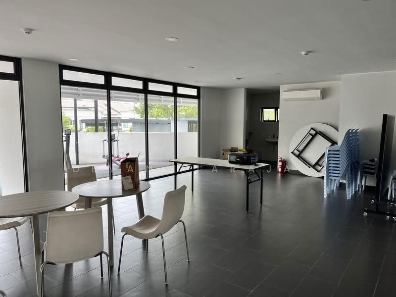 Kondominium untuk Disewa di Resilion Residence - Devan Tiarajah - Meeting/ WFH Room - PropertyGuru.com.my