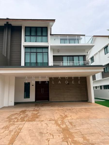 Rumah Berkembar untuk Dijual di Country Heights (Kajang) - Anbalagee Anbalagee - Exterior - PropertyGuru.com.my