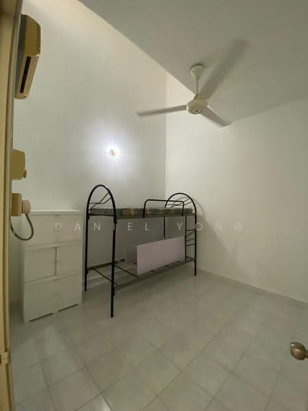 Rumah Teres 1.5-Tingkat untuk Disewa di Taman Pelangi (Johor Bahru) - Daniel Yong - Bedroom - PropertyGuru.com.my