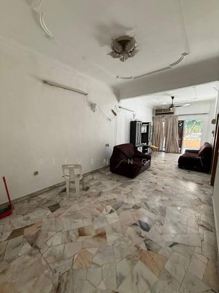 Rumah Teres 1-Tingkat untuk Dijual di Taman Putri Kulai (Kulai) - Steven Ngoi - Living Room - PropertyGuru.com.my