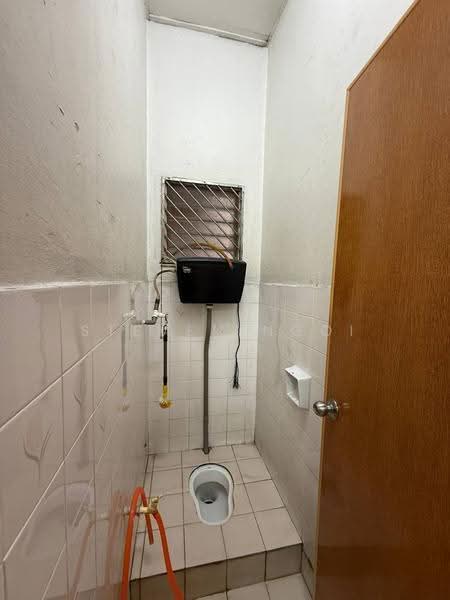 Rumah Teres 1-Tingkat untuk Dijual di Taman Putri Kulai (Kulai) - Steven Ngoi - Bathroom - PropertyGuru.com.my