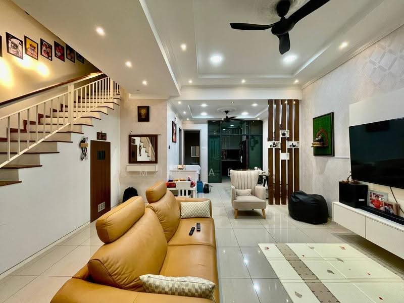 3-storey Terraced House for Sale in Puchong (Selangor) - Amir Abas - Living Room - PropertyGuru.com.my