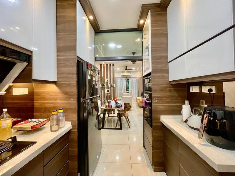 3-storey Terraced House for Sale in Puchong (Selangor) - Amir Abas - Kitchen - PropertyGuru.com.my