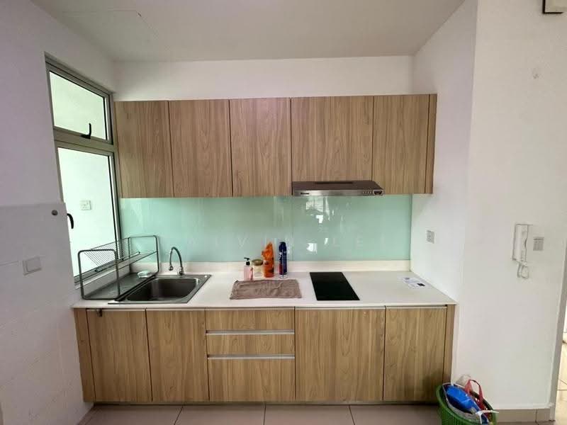 Kediaman Servis untuk Disewa di Meridin Bayvue Serviced Apartment - Calvin Lee - Kitchen - PropertyGuru.com.my