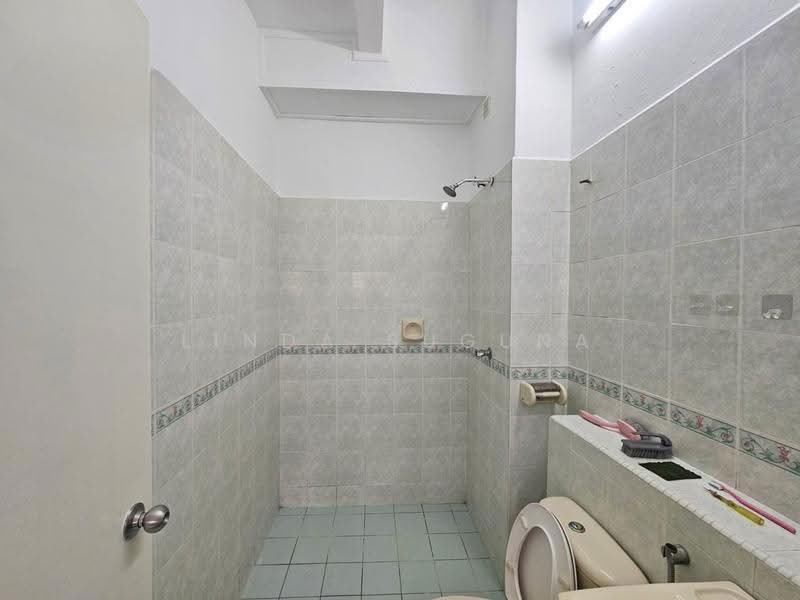 2-storey Terraced House for Sale in Putra Heights (Subang Jaya) - Linda Suguna - Bathroom - PropertyGuru.com.my