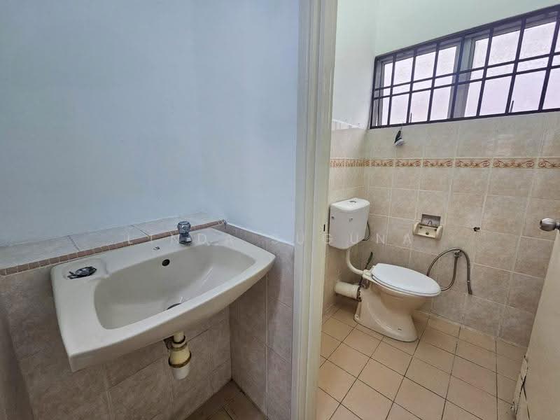 2-storey Terraced House for Sale in Putra Heights (Subang Jaya) - Linda Suguna - Bathroom - PropertyGuru.com.my