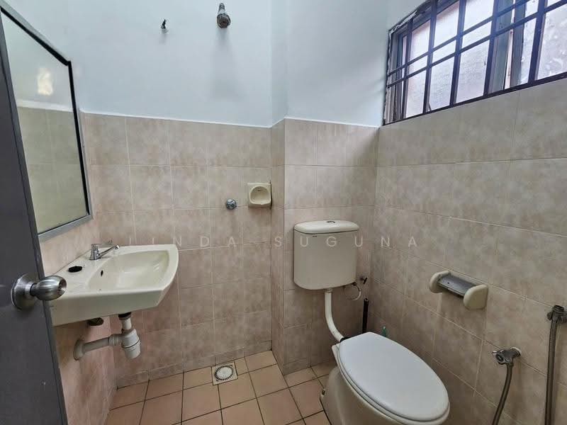 2-storey Terraced House for Sale in Putra Heights (Subang Jaya) - Linda Suguna - Bathroom - PropertyGuru.com.my