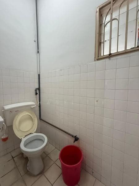 1-storey Terraced House for Sale in Kluang (Johor) - Shanel Tee - Bathroom - PropertyGuru.com.my