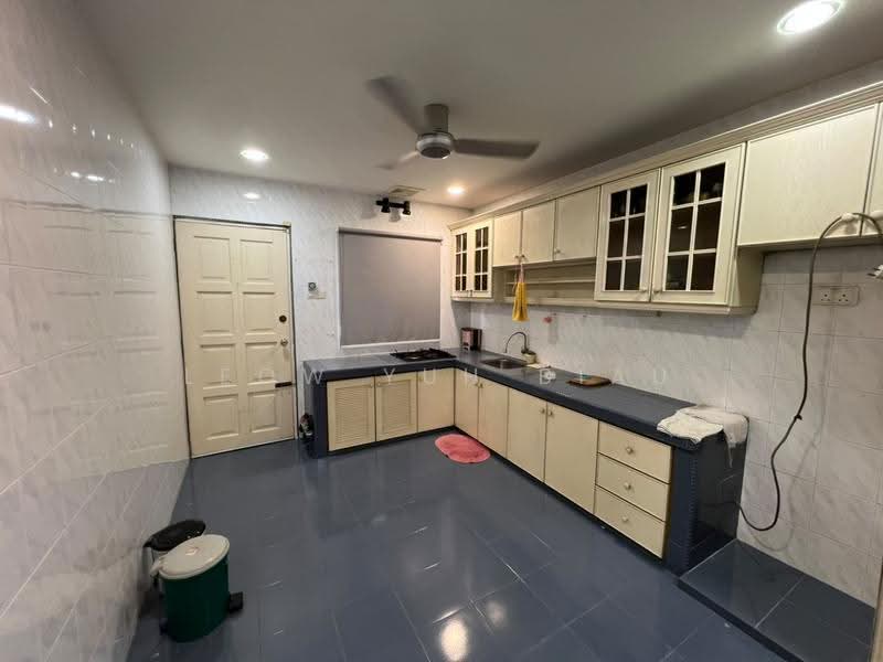 Rumah Teres 2-Tingkat untuk Dijual di Seksyen 7 (Shah Alam) - Leow Yuh Biau - Kitchen - PropertyGuru.com.my