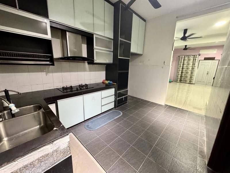 Rumah Teres 2-Tingkat untuk Disewa di Taman Puncak Saujana (Kajang) - Fazri . - Kitchen - PropertyGuru.com.my
