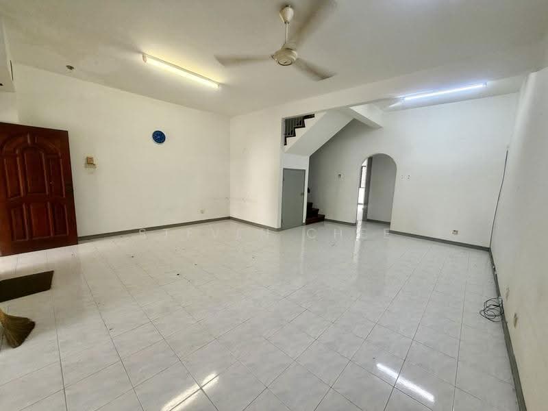 2-storey Terraced House for Sale in Tanjung Bungah (Penang) - Steven Chee - Living Room - PropertyGuru.com.my