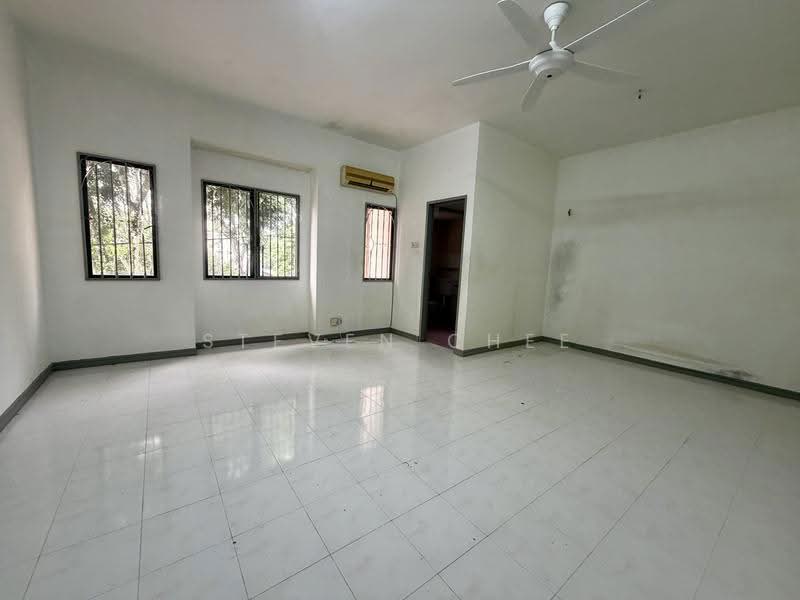 2-storey Terraced House for Sale in Tanjung Bungah (Penang) - Steven Chee - Living Room - PropertyGuru.com.my