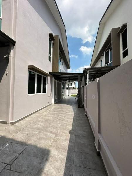 Semi-Detached House for Sale in Bandar Botanic (Klang) - Kelly Teo - Exterior - PropertyGuru.com.my
