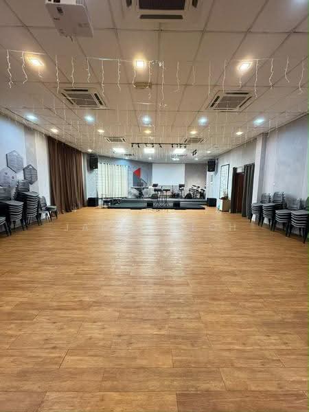 Shop for Rent in Taman Perindustrian Bukit Serdang (Seri Kembangan) - James Teoh - Interior - PropertyGuru.com.my