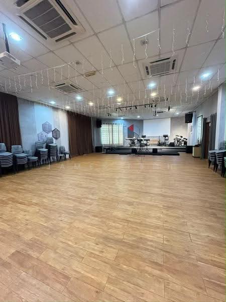 Shop for Rent in Taman Perindustrian Bukit Serdang (Seri Kembangan) - James Teoh - Interior - PropertyGuru.com.my