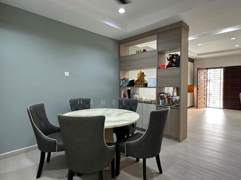 Rumah Teres 2-Tingkat untuk Dijual di Taman Sri Kluang (Kluang) - Shanel Tee - Dining Room - PropertyGuru.com.my
