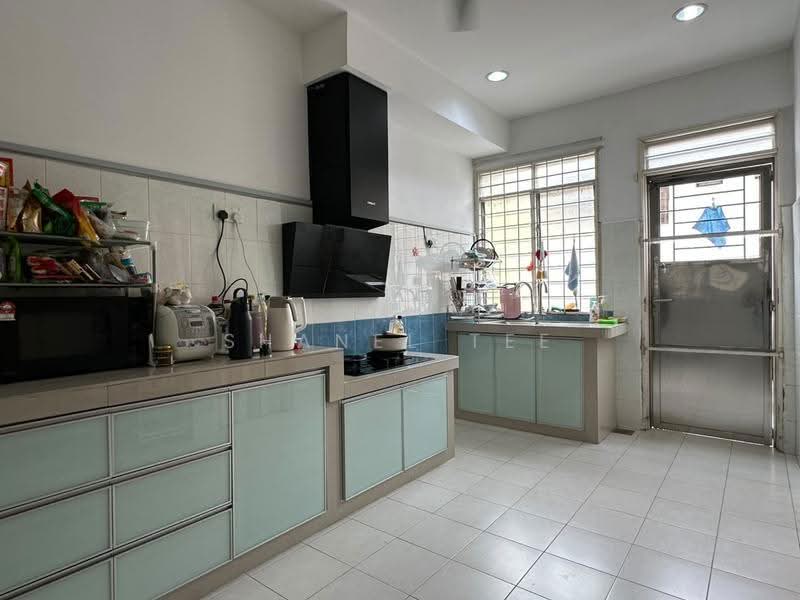 Rumah Teres 2-Tingkat untuk Dijual di Taman Sri Kluang (Kluang) - Shanel Tee - Kitchen - PropertyGuru.com.my