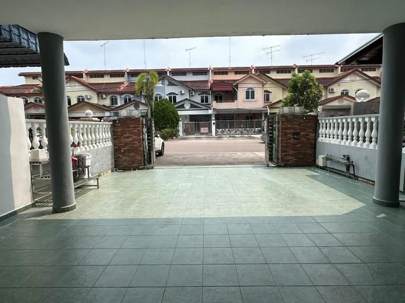 Rumah Teres 2-Tingkat untuk Dijual di Taman Sri Kluang (Kluang) - Shanel Tee - Exterior - PropertyGuru.com.my