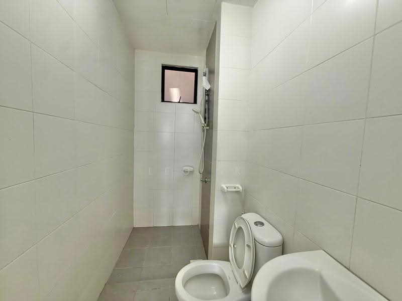 Service Residence for Sale at Jentayu Residensi @ Tampoi - Leo SK - Bathroom - PropertyGuru.com.my