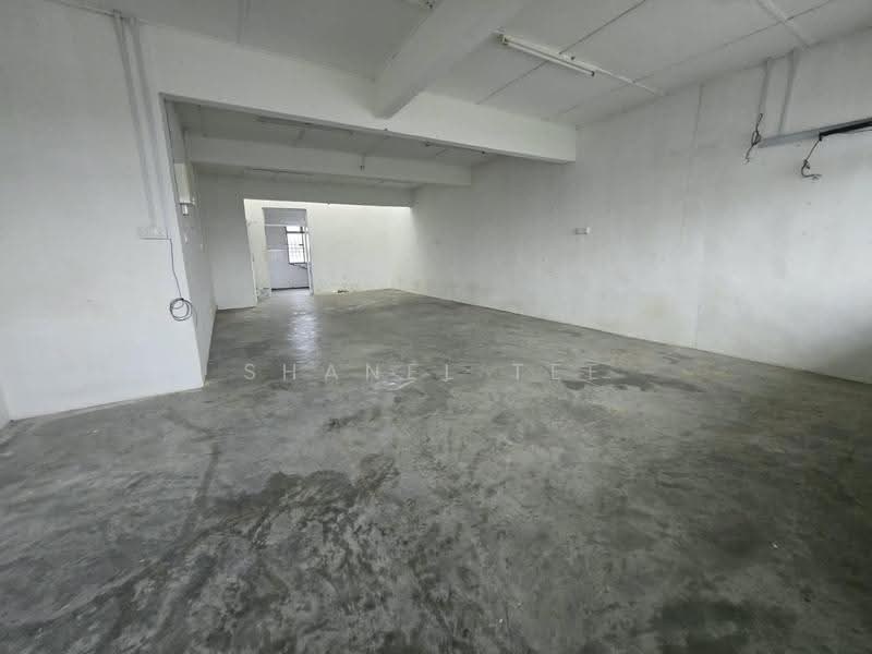 Shop for Sale in Taman Koperasi (Kluang) - Shanel Tee - Interior - PropertyGuru.com.my