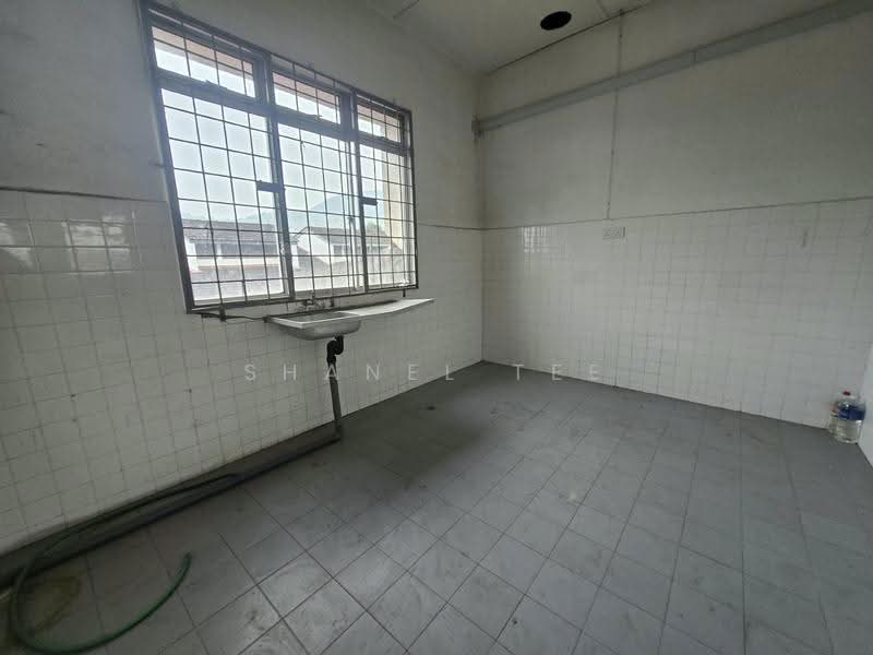 Shop for Sale in Taman Koperasi (Kluang) - Shanel Tee - Kitchen - PropertyGuru.com.my