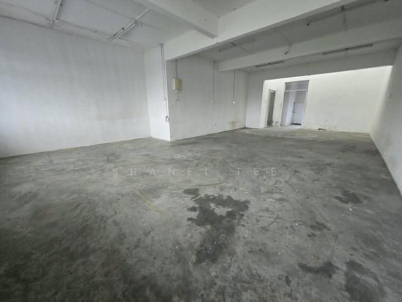 Shop for Sale in Taman Koperasi (Kluang) - Shanel Tee - Interior - PropertyGuru.com.my