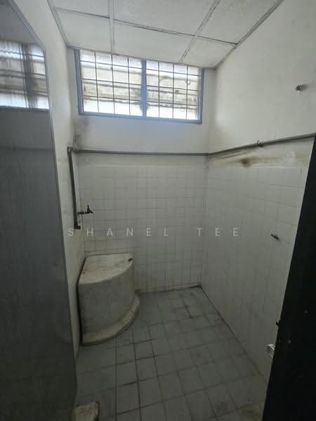 Shop for Sale in Taman Koperasi (Kluang) - Shanel Tee - Interior - PropertyGuru.com.my